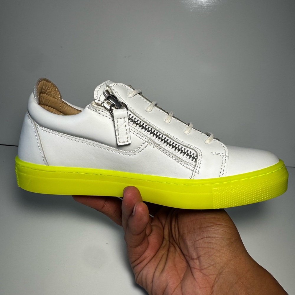 Giuseppe Zanotti Frankie Fluo Jr “White Fluorescent Yellow” Size 32 (EU) - Picture 5 of 13